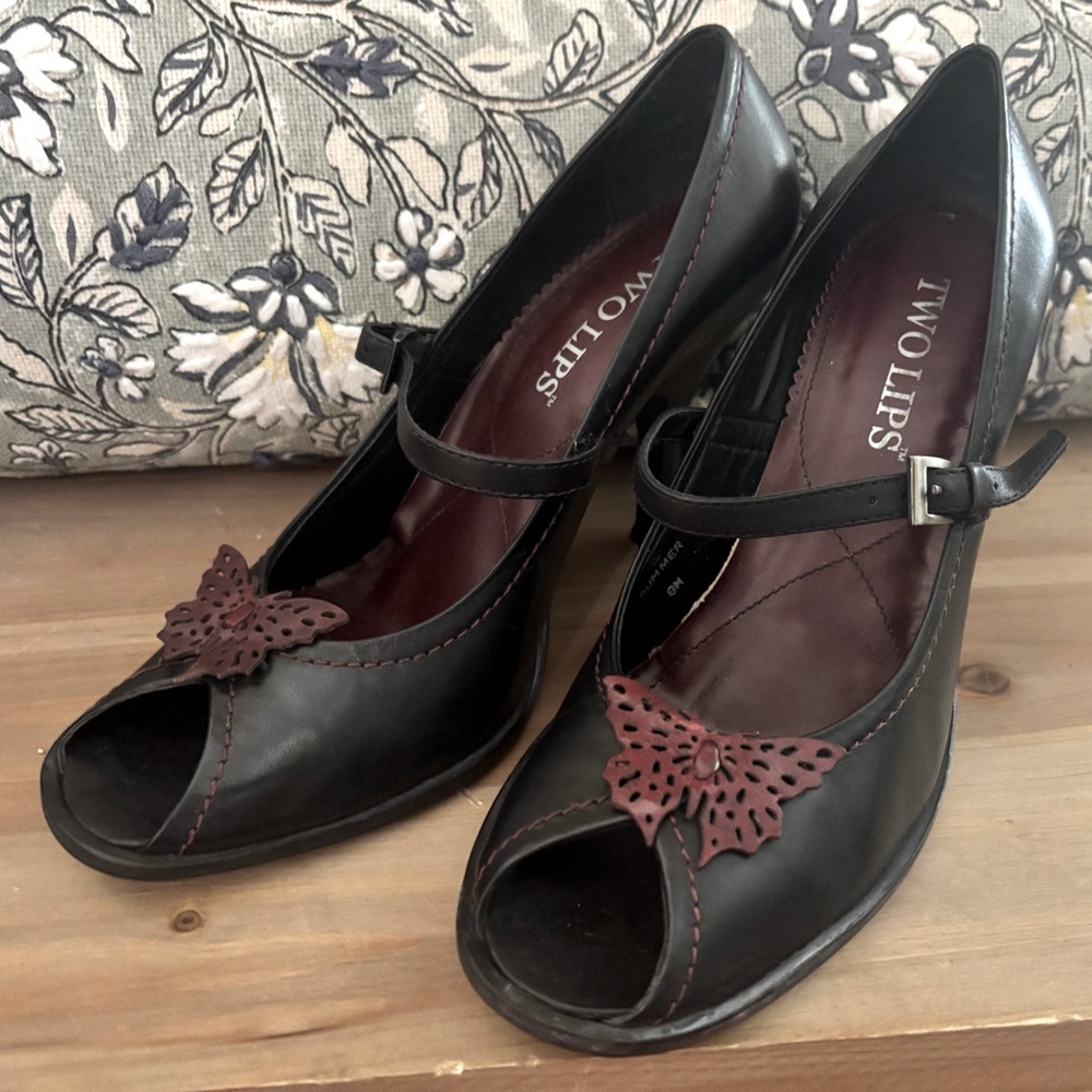 Two Lips Black and Dark Red Women's Heels